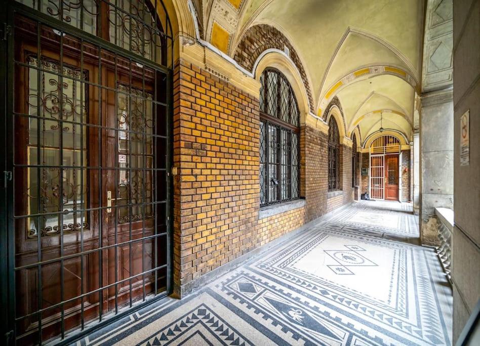 布达佩斯Andrassy Grandeur With Indoor Parking公寓 外观 照片